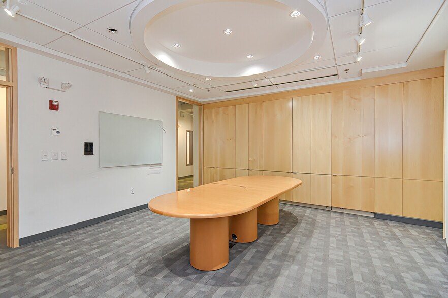 More Photos Of 1 Rounder Way, Burlington Office For Lease