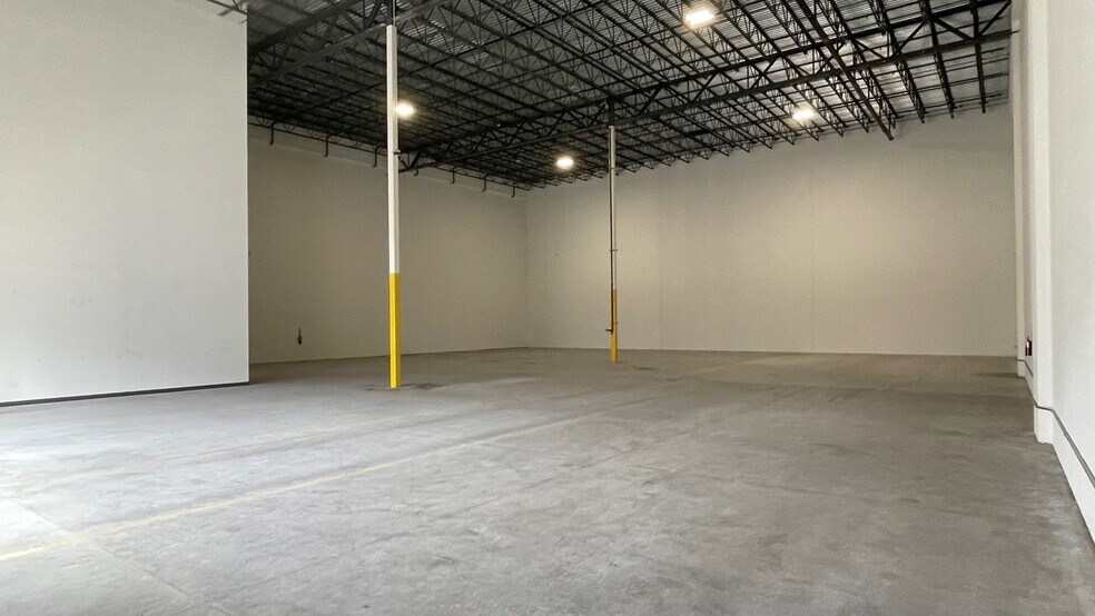 More Photos Of 3042 NW 73rd St, Miami Distribution For Lease