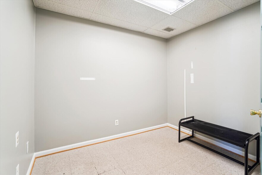 More Photos Of 14333 Laurel Bowie Rd, Laurel Medical For Sale