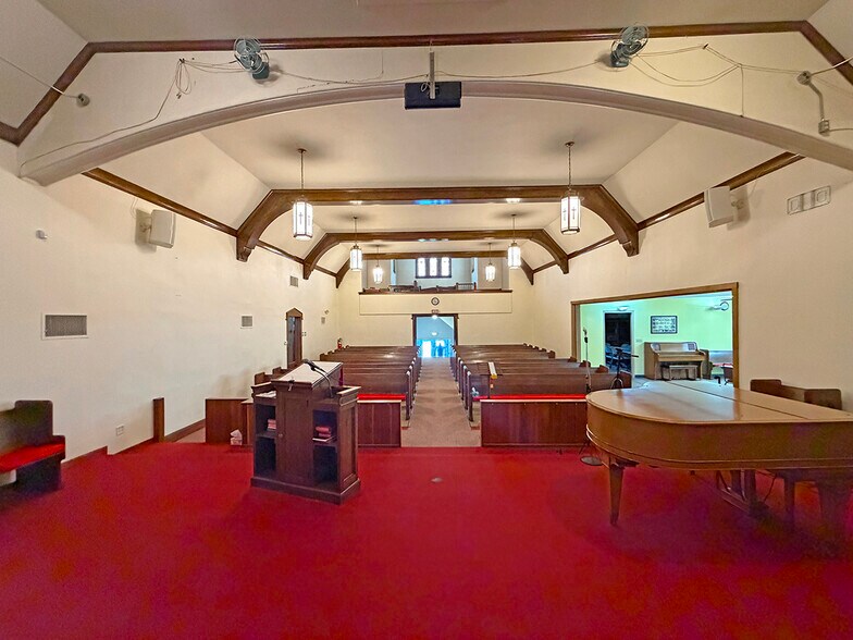 More Photos Of 1503 Broadway, Rockford Religious Facility For Sale