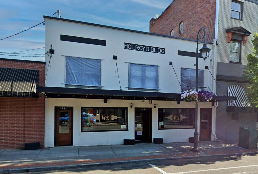 More Photos Of 1933-1937 Pacific Ave, Forest Grove General Retail For Sale