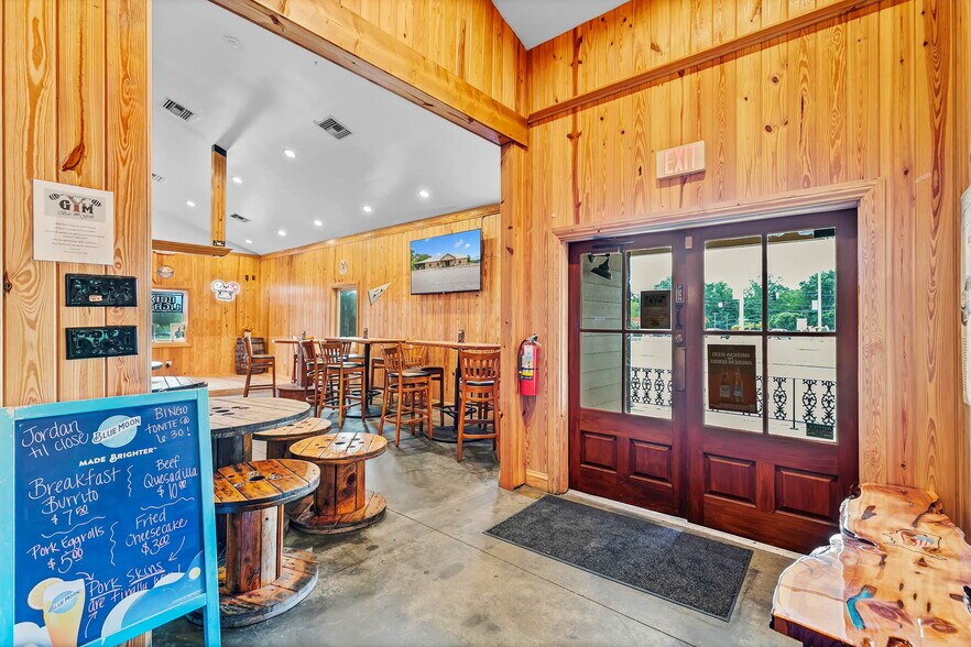 More Photos Of 2579 Douglas Ave, Brewton Restaurant For Sale