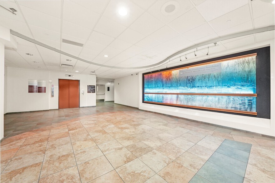 More Photos Of 2400 N Rockton Ave, Rockford Hospital For Lease