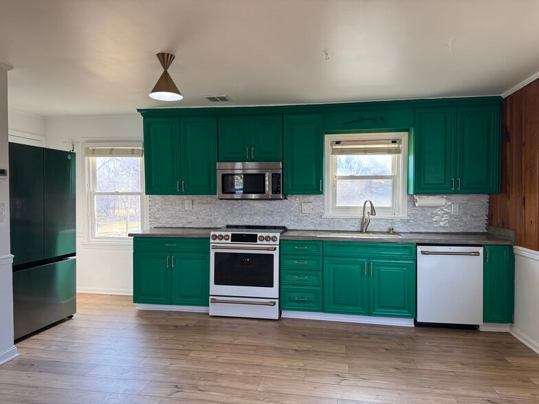 More Photos Of 6410 Transylvania Beach Rd, Prospect Specialty For Sale