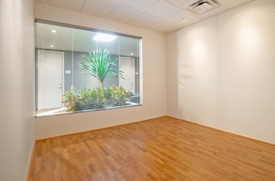 More Photos Of 3301 N Miller Rd, Scottsdale Medical For Lease