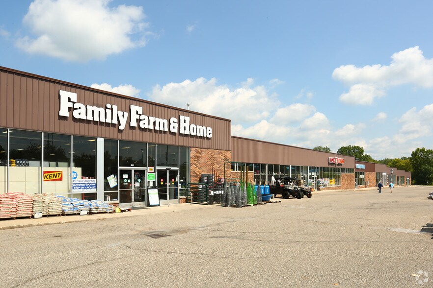 Primary Photo Of 558 N Cedar St, Mason Unknown For Lease
