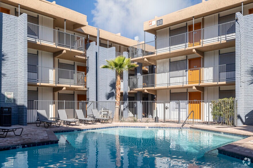 More Photos Of 1350 E Thomas Rd, Phoenix Apartments For Sale