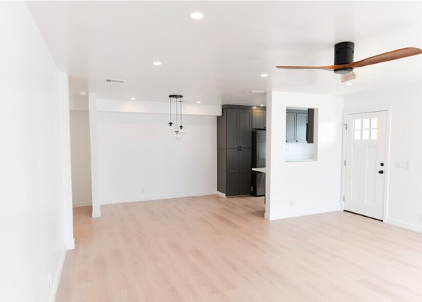 More Photos Of 256 Avenida Lobeiro, San Clemente Apartments For Sale