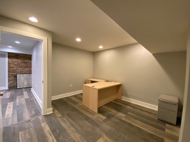 More Photos Of 687-689 N Milwaukee Ave, Chicago Apartments For Lease