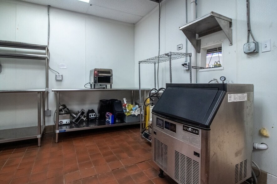 More Photos Of 127 S Main St, Ellenville Fast Food For Sale
