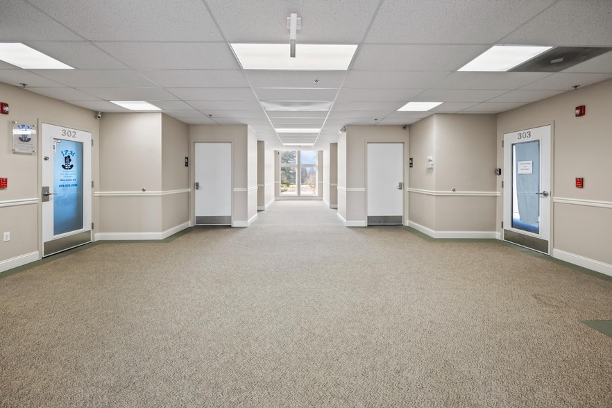 More Photos Of 1374 Whitehorse Hamilton Square Rd, Hamilton Office For Sale