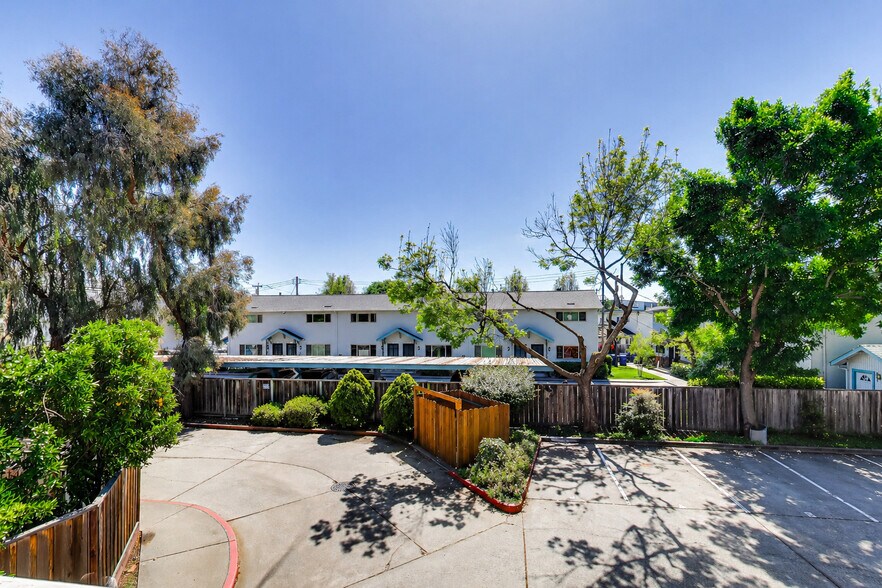 More Photos Of 22049 Hathaway Ave, Hayward Apartments For Sale