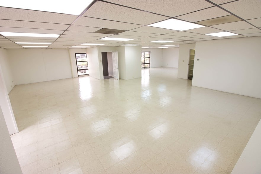 More Photos Of 3635 Afton Rd, San Diego Manufacturing For Lease