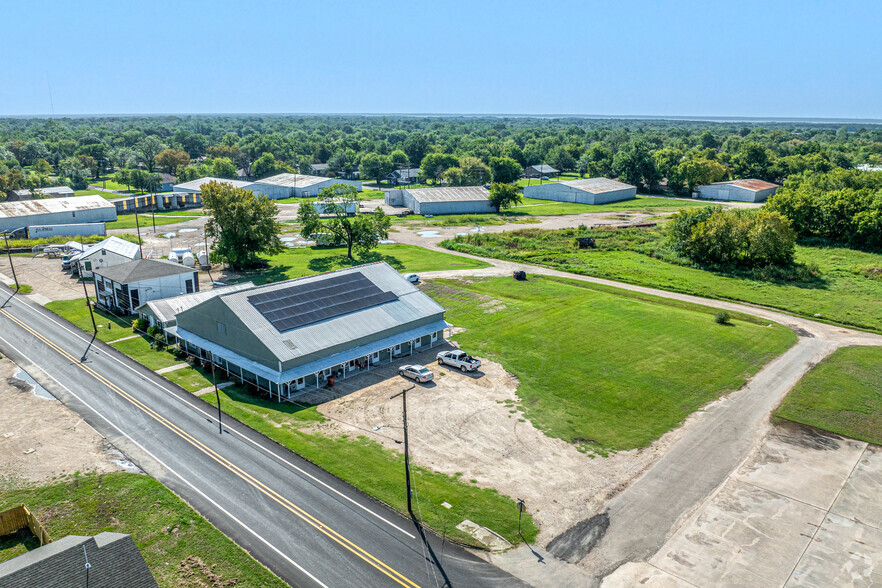 More Photos Of 923 W Dallas Ave, Cooper Apartments For Sale