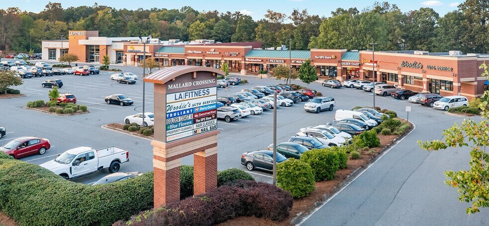 More Photos Of 3020 Prosperity Church Rd, Charlotte Unknown For Lease