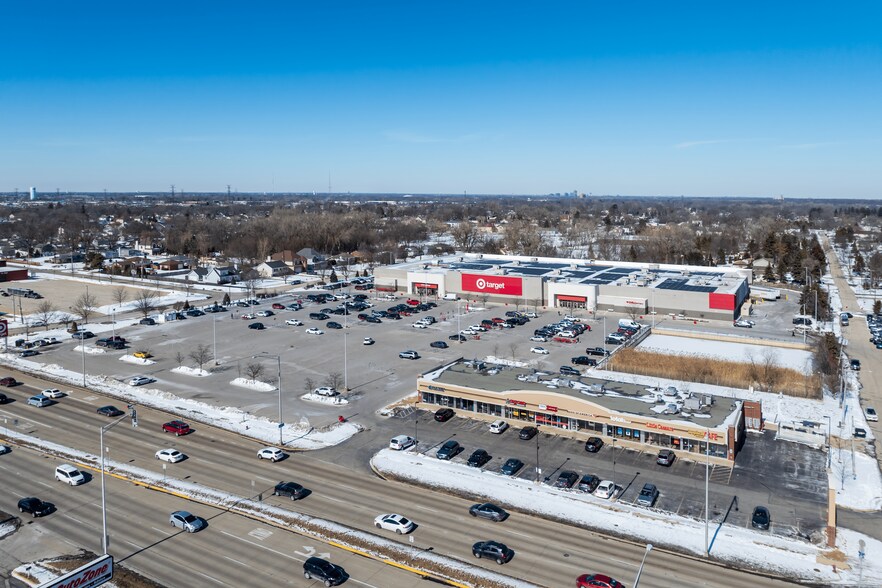 More Photos Of 60-80 E North Ave, Villa Park General Retail For Lease