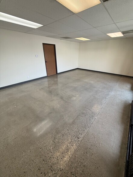 More Photos Of 7801-7807 Telegraph Rd, Montebello Flex For Lease