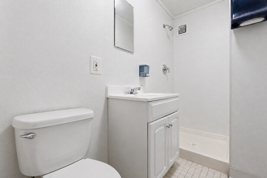 More Photos Of 1612 Main Rd, Riverhead Freestanding For Sale