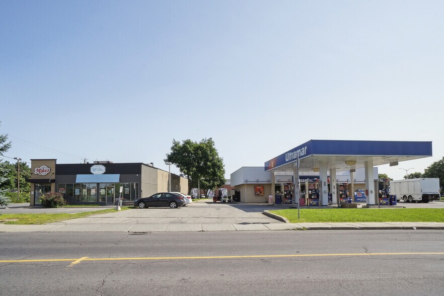 More Photos Of 80-90 Rue Quévillon, Varennes Convenience Store For Sale