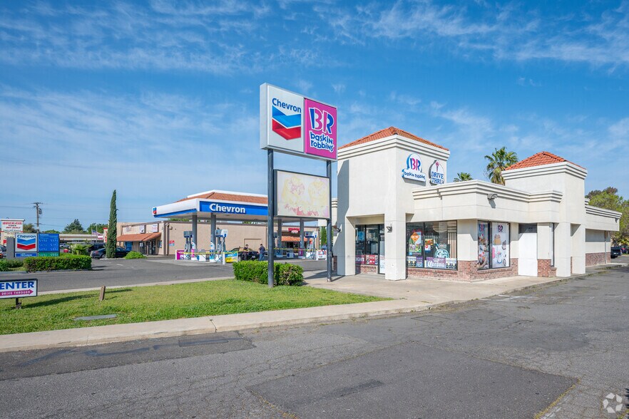 More Photos Of 10109 Folsom Blvd, Rancho Cordova Service Station For Lease