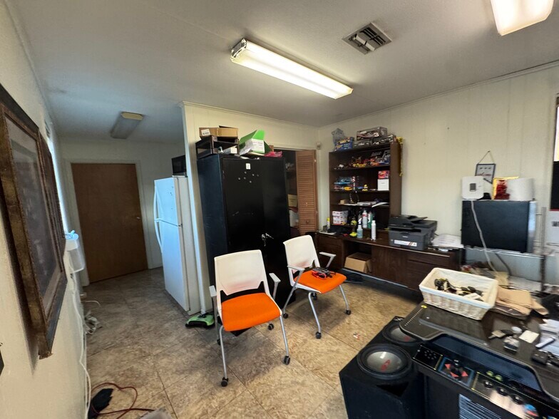 More Photos Of 1060 Nursery Rd, Winter Springs Auto Repair For Sale