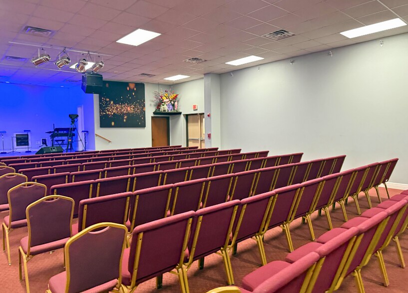 More Photos Of 8600 Guadalupe st, Austin Religious Facility For Sale