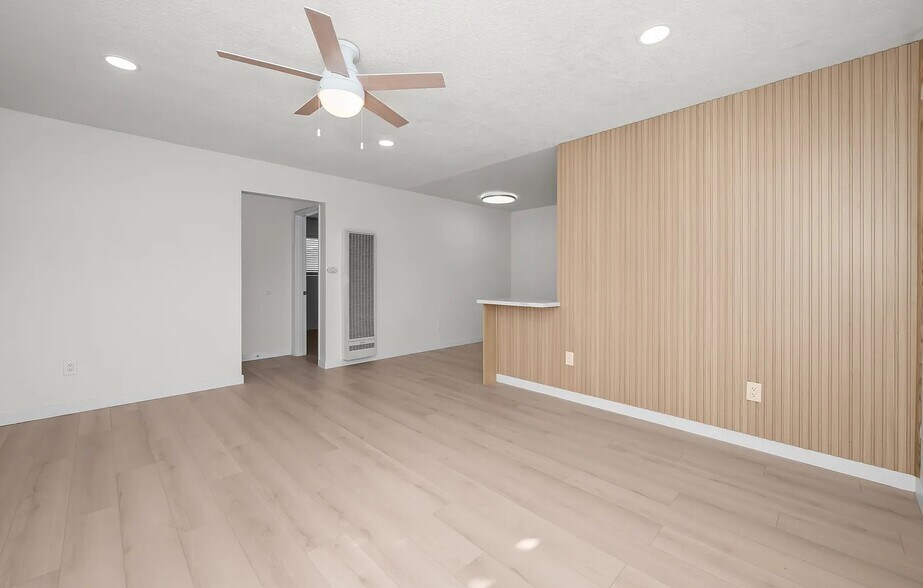 More Photos Of 2003 Emerald St, San Diego Apartments For Sale