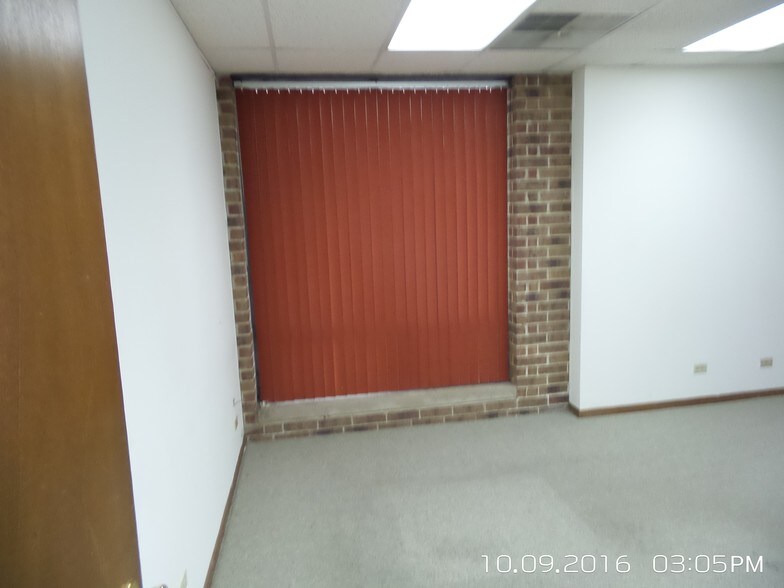 More Photos Of 6825 Hobson Valley Dr, Woodridge Medical For Sale