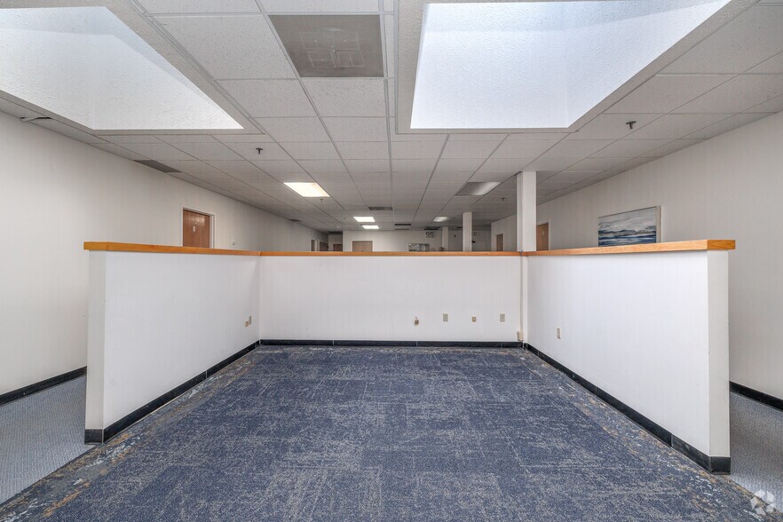 More Photos Of 333-359 S Salina St, Syracuse Office For Lease