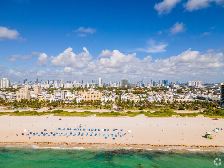 More Photos Of 1390 Ocean Dr, Miami Beach Restaurant For Sale