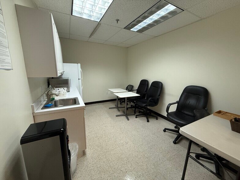 More Photos Of 8230 Boone Blvd, Vienna Office For Sale