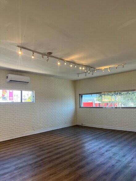 More Photos Of 7449-7451 Melrose Ave, Los Angeles Office For Sale
