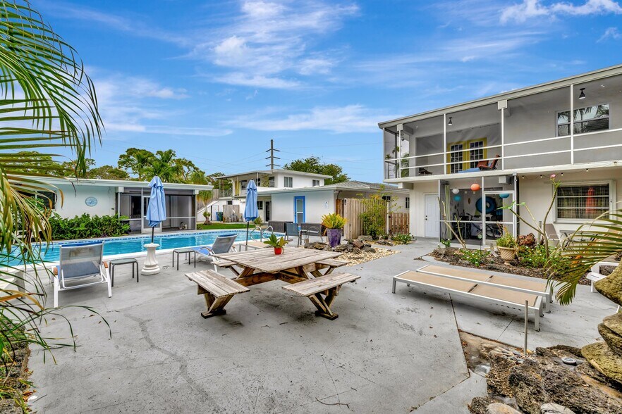 More Photos Of 630 NE 37th St, Oakland Park Apartments For Sale