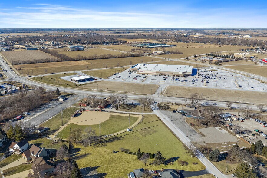 More Photos Of 9054 Veterans Pkwy, Yorkville Land For Sale