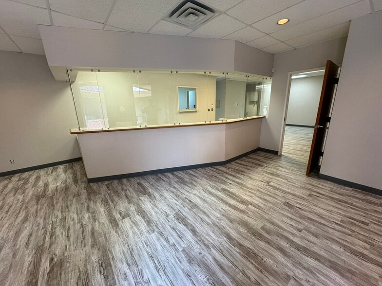 More Photos Of 618 Clara Barton Blvd, Garland Medical For Lease