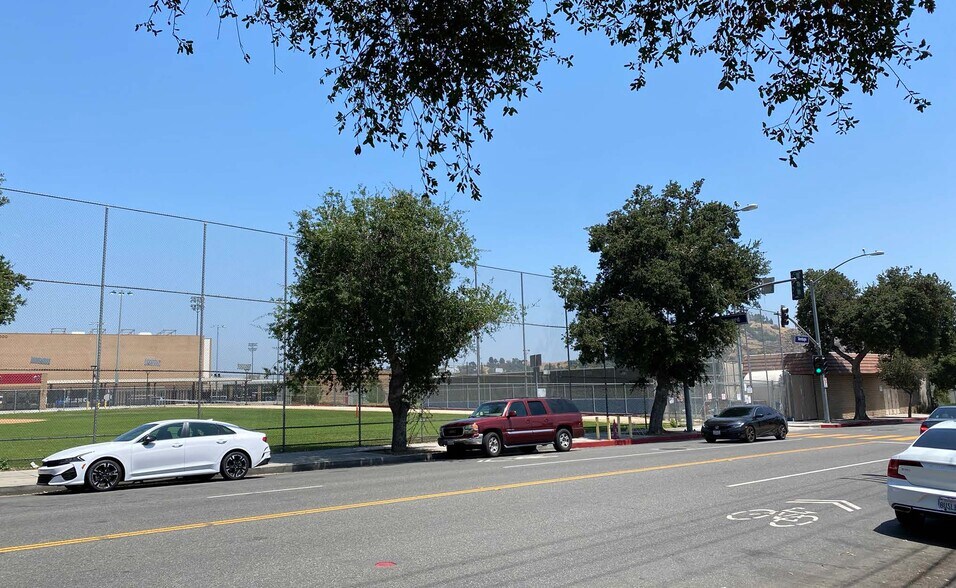 More Photos Of 139 S Verdugo Blvd, Glendale Medical For Sale