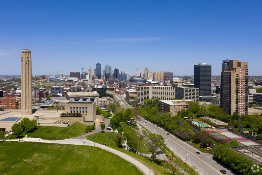 More Photos Of 2555 Grand Blvd, Kansas City Office For Lease