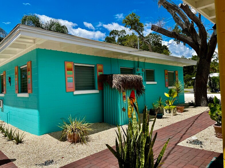 More Photos Of 1900 Manasota Beach Rd, Englewood Apartments For Sale