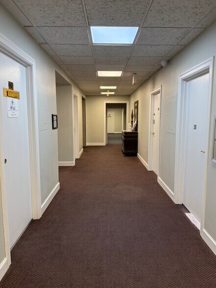 More Photos Of 76 Summer St, Fitchburg Office For Sale