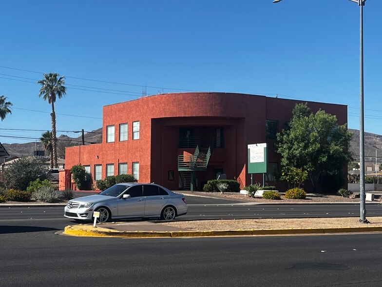 More Photos Of 309 W Lake Mead Pky, Henderson Loft Creative Space For Lease