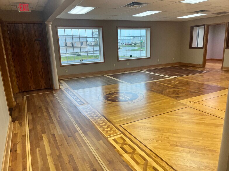 More Photos Of 6215 Discount Dr, Fort Wayne Warehouse For Lease