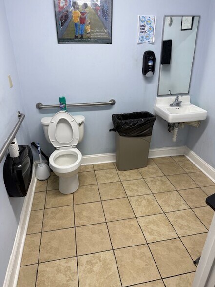 More Photos Of 8730 Cherry Ln, Laurel Unknown For Lease
