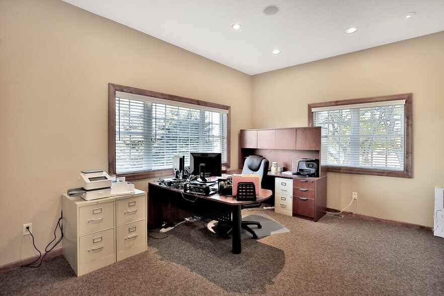 More Photos Of 2191-2195 Northdale Blvd NW, Coon Rapids Office For Sale
