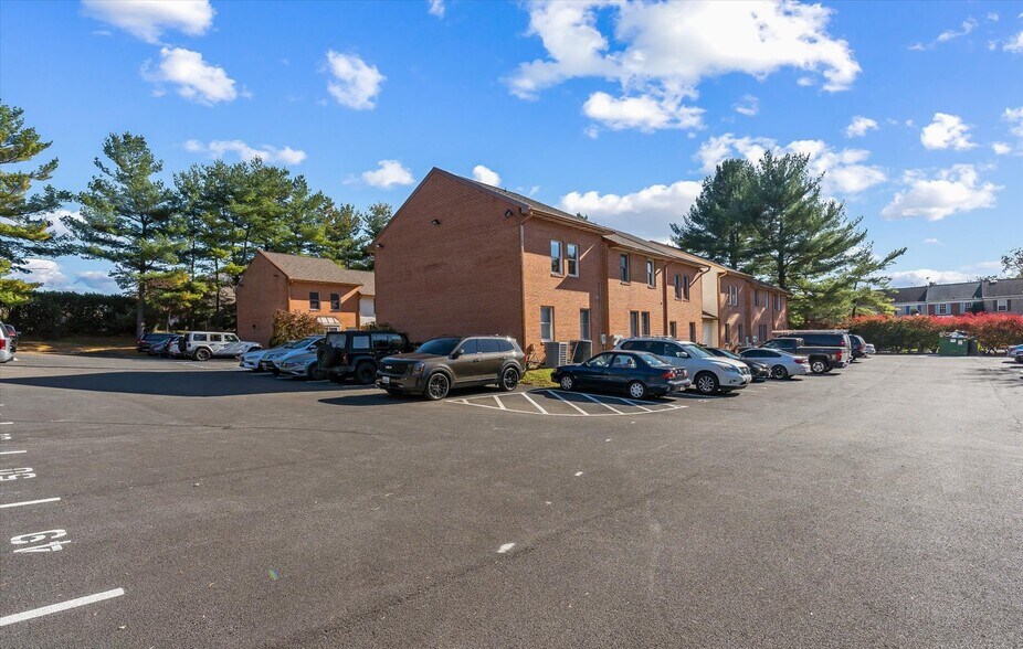 More Photos Of 111 Warren Rd, Cockeysville Office For Lease