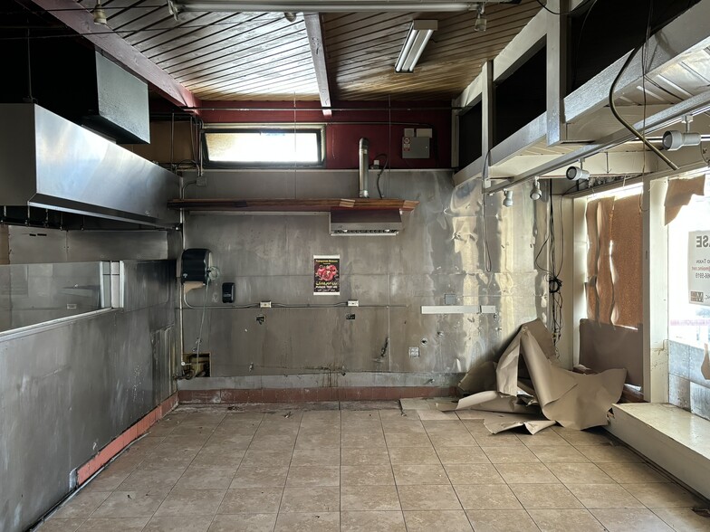 More Photos Of 14445 Big Basin Way, Saratoga Storefront For Lease