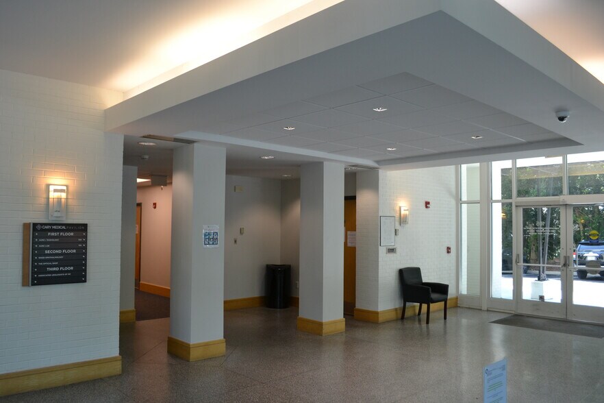 More Photos Of 101 SW Cary Pky, Cary Medical For Lease
