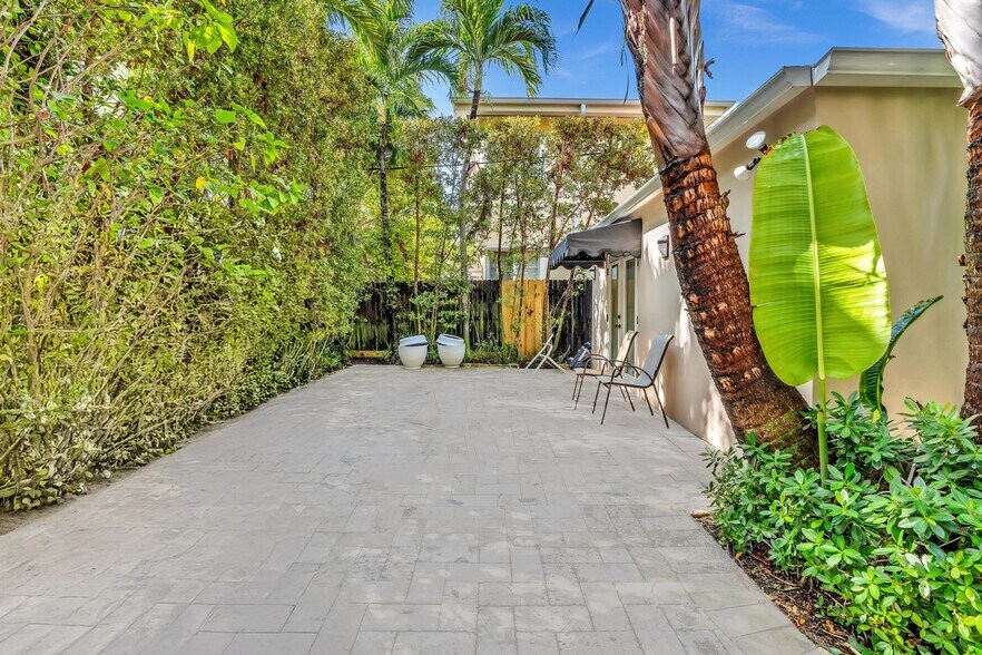 More Photos Of 836 W 40th St, Miami Beach Apartments For Sale