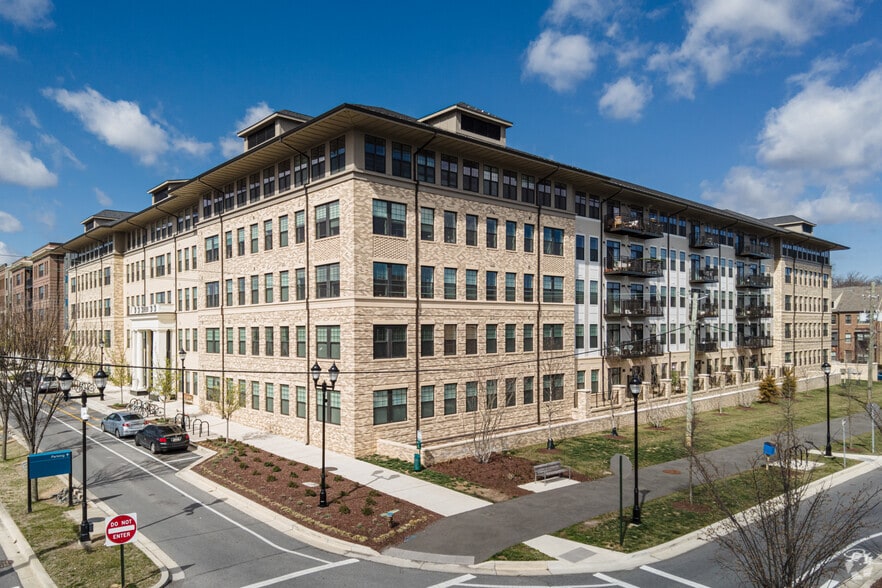 Primary Photo Of 4650 Van Buren St, Riverdale Park Apartments For Lease