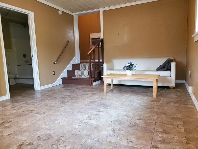 More Photos Of 138 Grey Moss Ct, Ingram Apartments For Sale