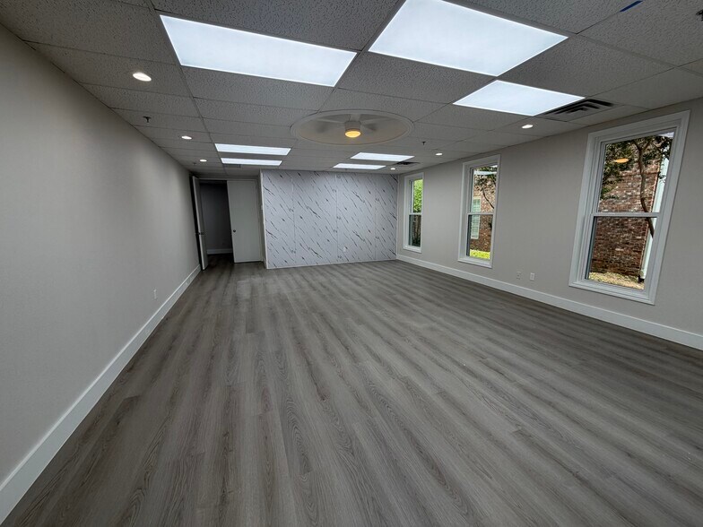 More Photos Of 17768 Preston Rd, Dallas Office For Lease